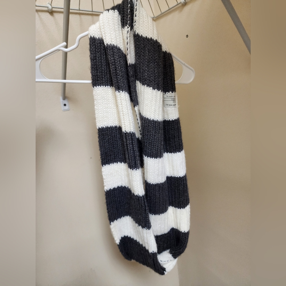 Krochet Kids Infiniti Scarf